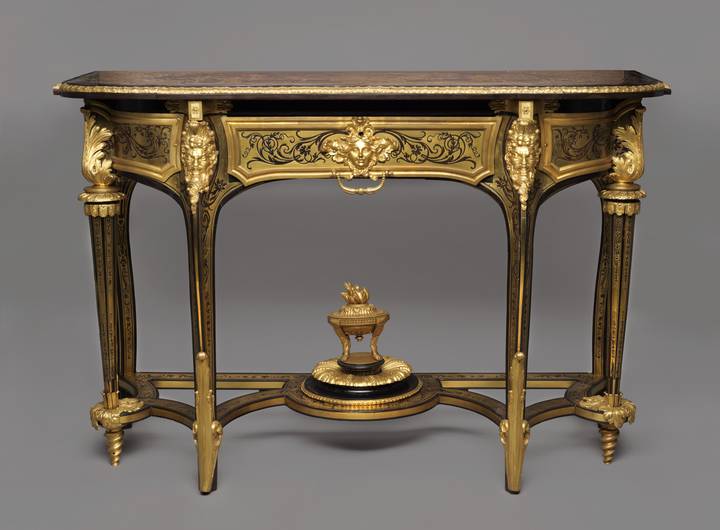 Console table (F424).