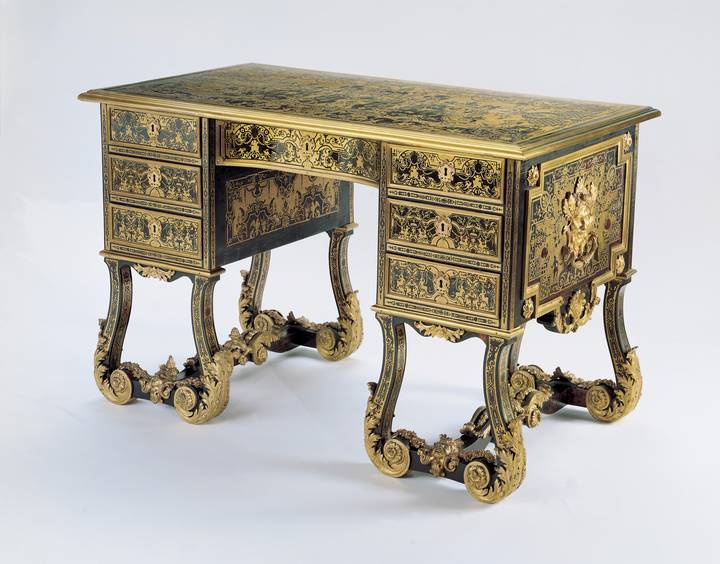 Kneehole writing table, attributed to Alexandre-Jean Oppenordt, about 1710 (F57).