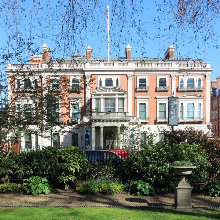 Front of Hertford House from Manchester square