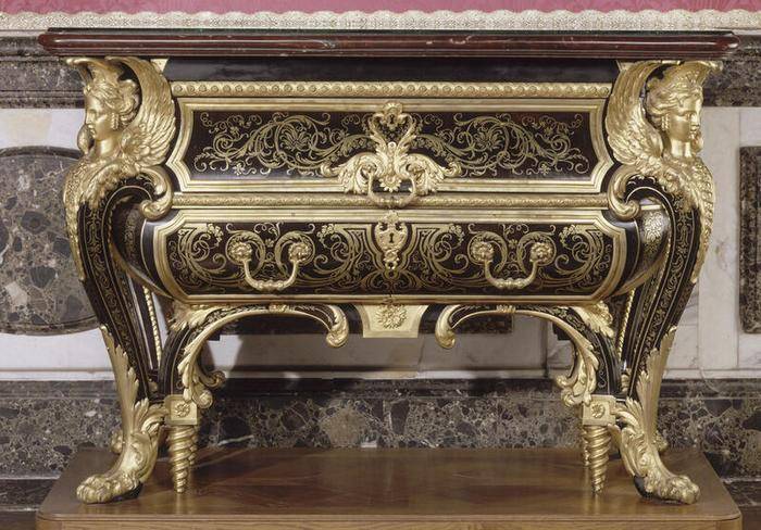 Chest of Drawers, André-Charles Boulle, 1708–9. Châteaux de Versailles et de Trianon (14279.2). © Châteaux de Versailles et de Trianon.