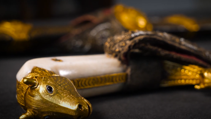 A close-up on Maharaja's Ranjit Singh sword