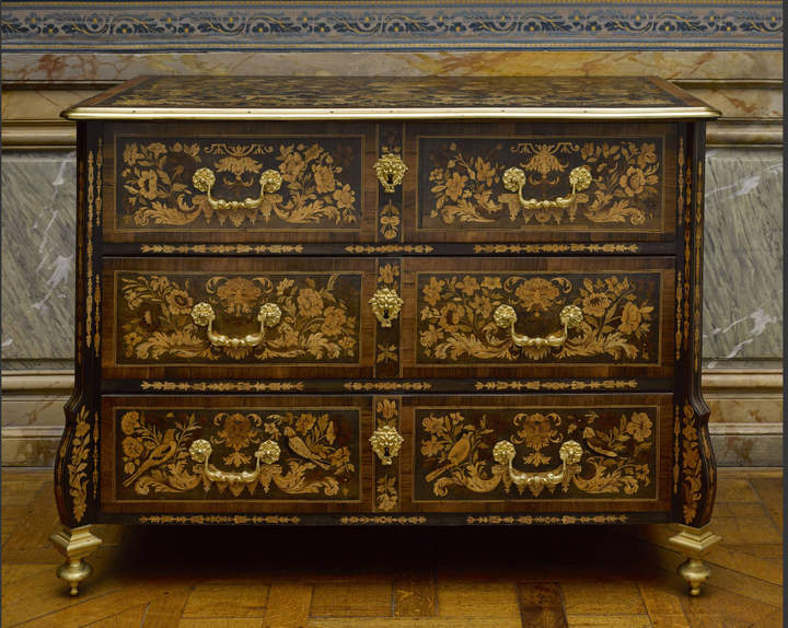 Chest of drawers, France, about 1690–1715. Châteaux de Versailles et de Trianon (OA 5030). © Châteaux de Versailles et de Trianon.