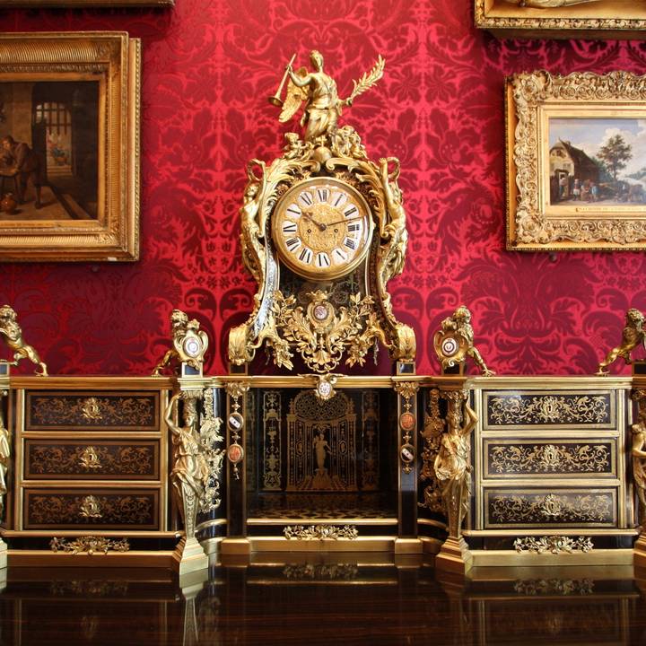 Displays of Power: Colonial Legacies and their Manifestations